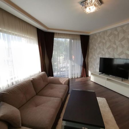 City Center Lux Apartment Warna Exterior foto