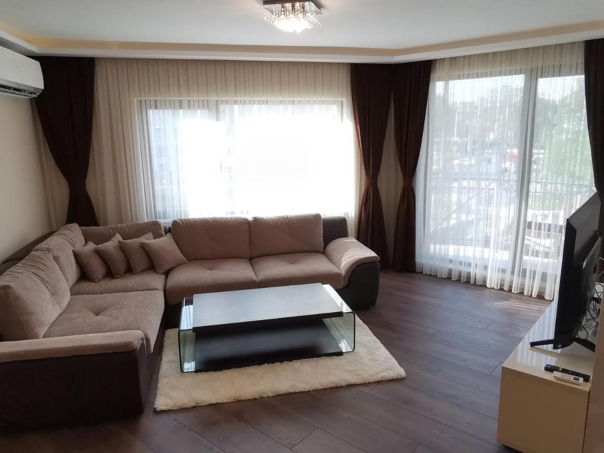 City Center Lux Apartment Warna Exterior foto