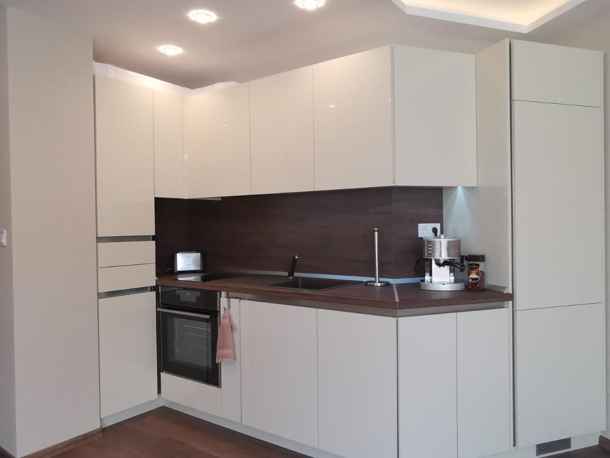 City Center Lux Apartment Warna Exterior foto